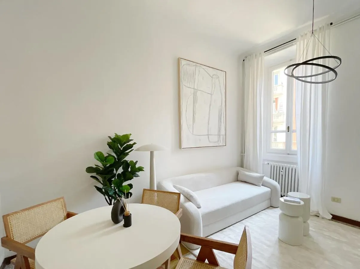 Casa Unica Milano - Typical & Charming Apartment - Navigli II contacts